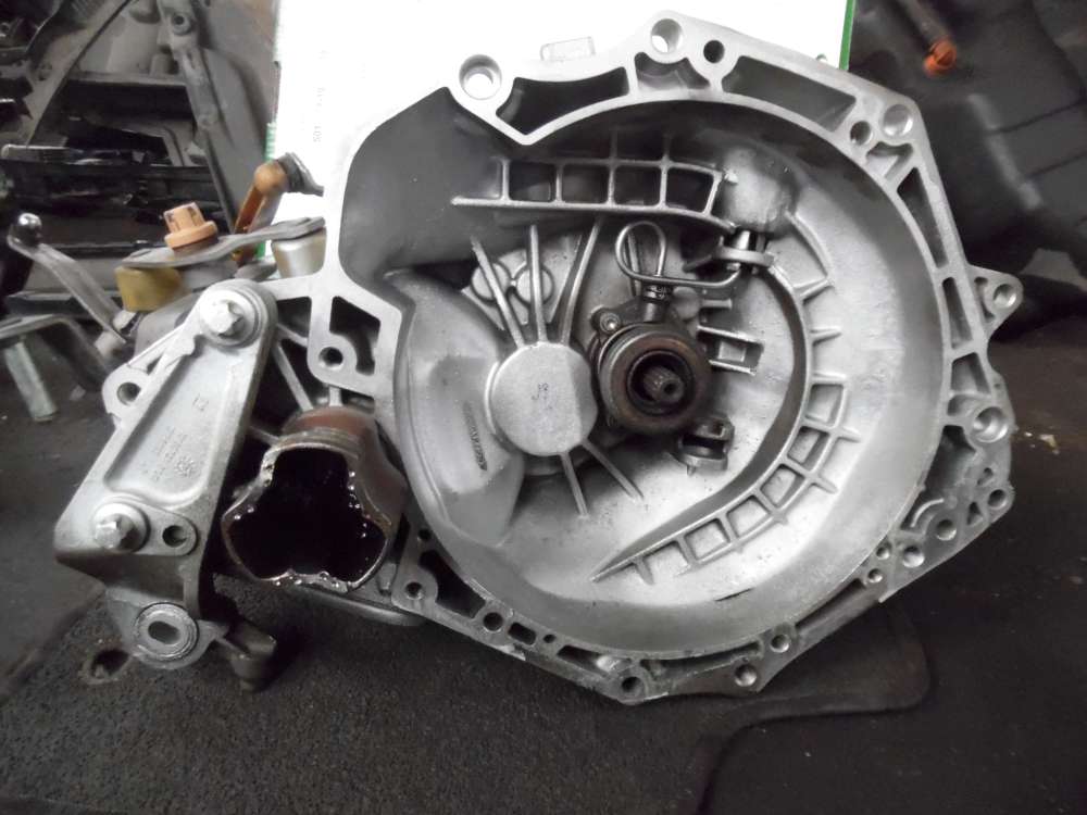 Opel Corsa D Getriebe Schaltgetriebe 55565177 432150