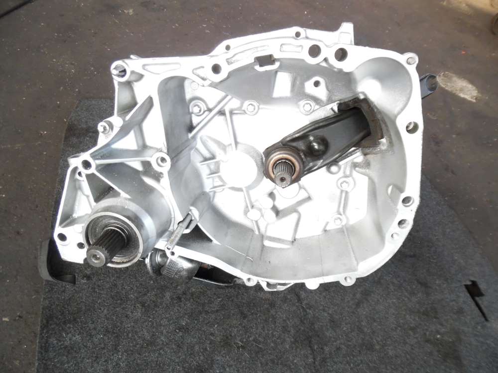 Renault Clio II 1,2L Getriebe Schaltgetriebe 5-Gang 166500KM 7701716372