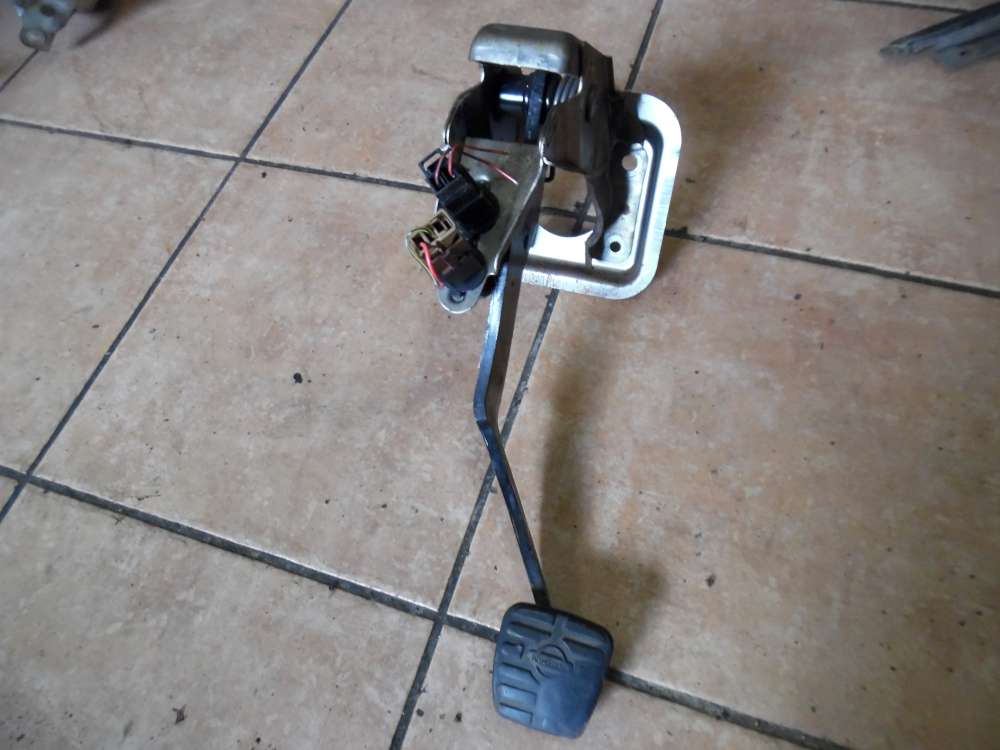 Nissan Almera Tino kupplungspedal pedal