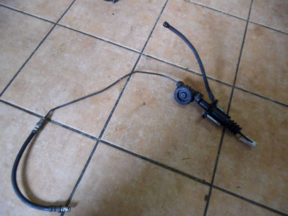 Opel Signum Vectra C Kupplungsgeberzylinder 24412670