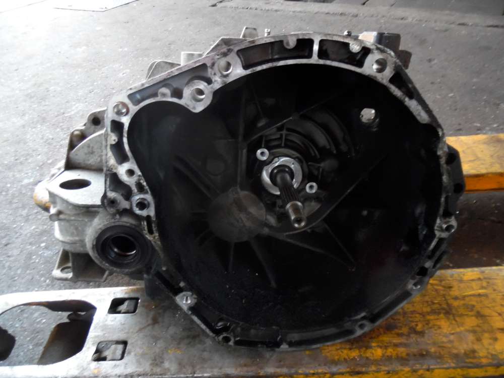 Renault Grand Scenic II JM 1.9 dCi Schaltgetriebe Getriebe ND0 002