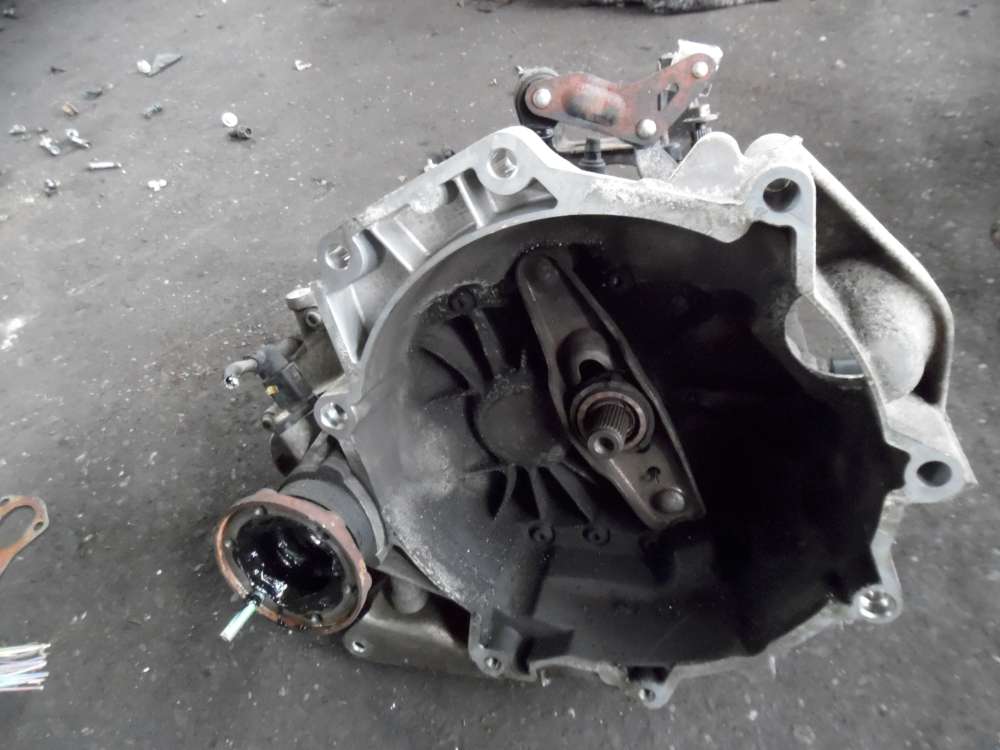VW Polo 9N 1,2L GEU Schaltgetriebe Getriebe 5-gang 02T301103