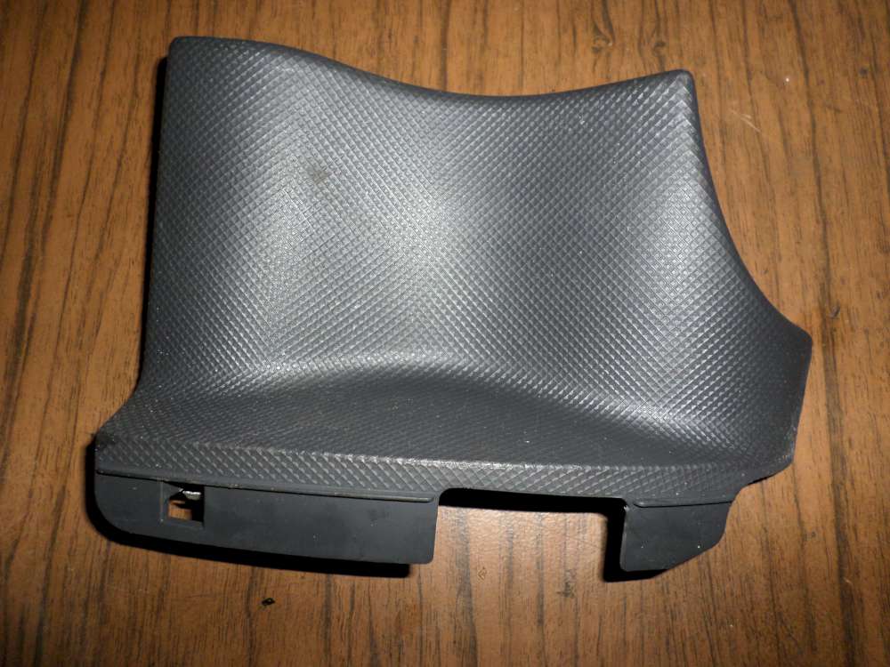 Original Dacia Sandero SD Abdeckung (innerhalb des K?rpers) 8200773510