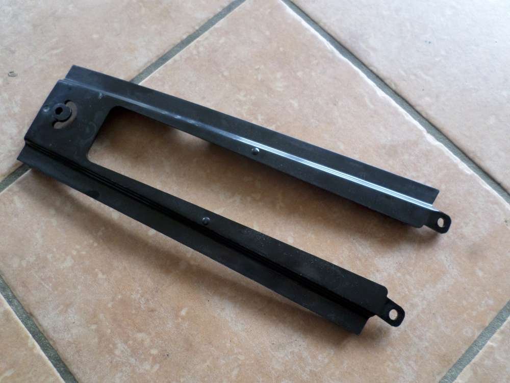 Ford Mondeo original Sicherheitsgurt versteller Abdeckung Rechts 1S71-F243A50-AD