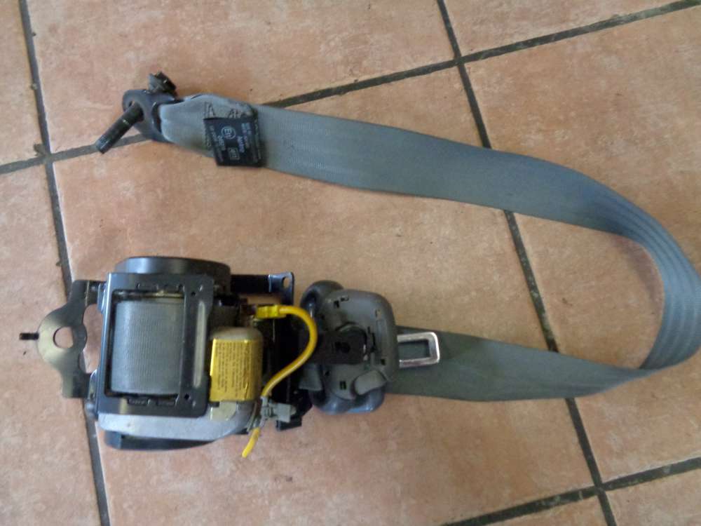 KIA Carens II Bj:2003 Sicherheitsgurt Gurt Gurtstraffer Vorne Rechts