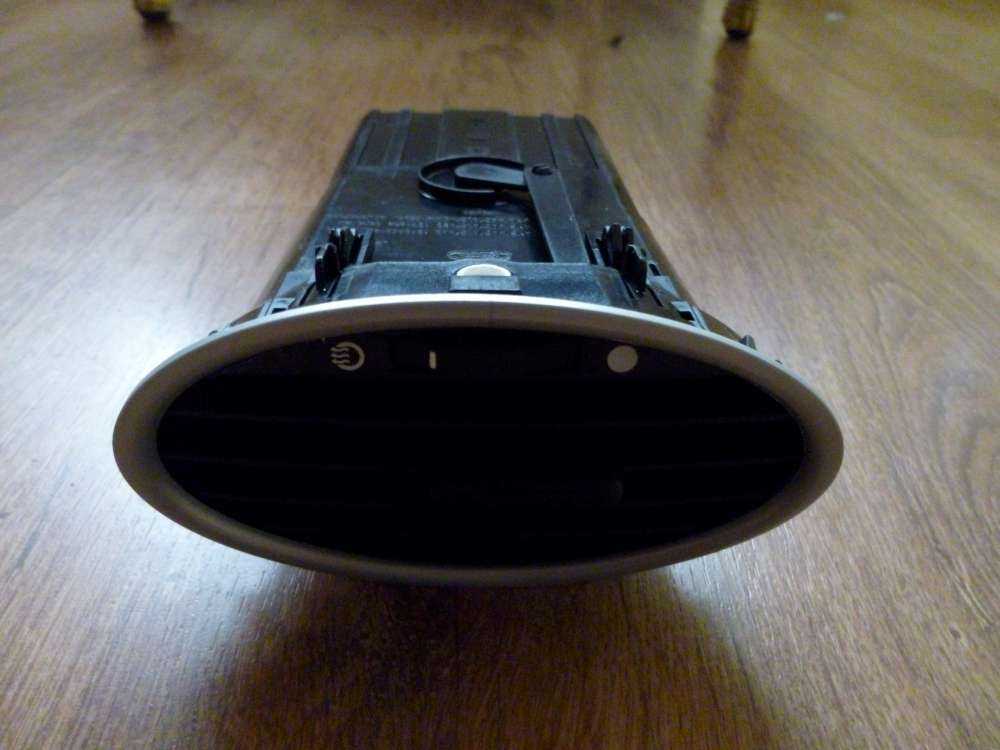 Ford Focus II Luftdusche Luftd?se Luftungsgitter 4M51A014L21AD