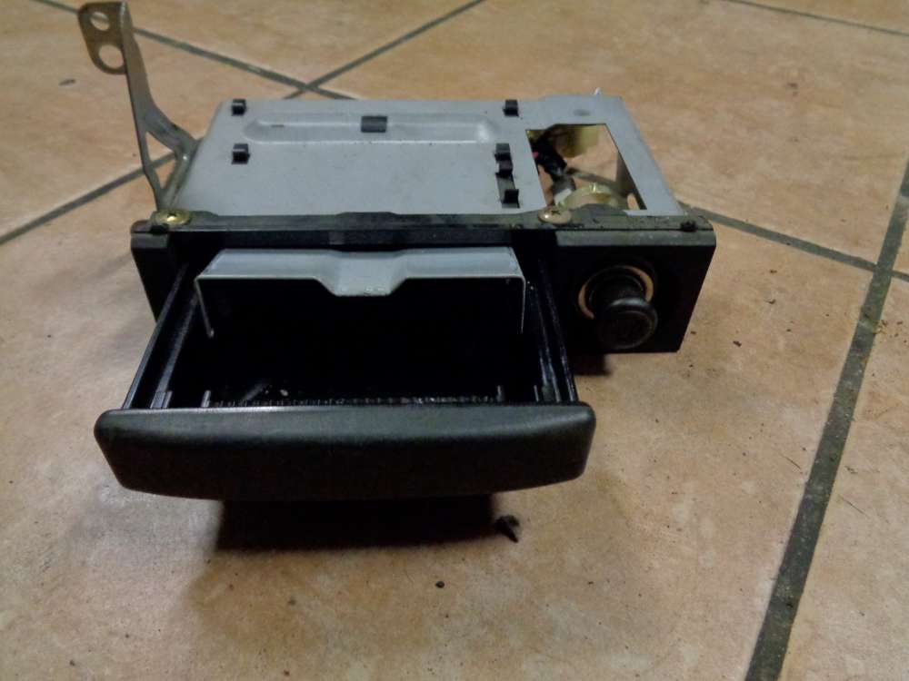 Toyota Starlet Aschenbecher 74102-10050