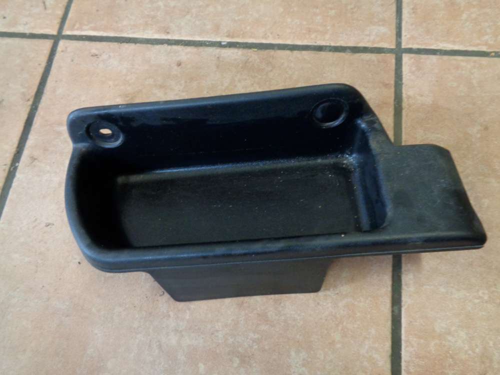 Mazda 323 BA Ablagefach Fu?raum Vorne Links BC5B-687D6