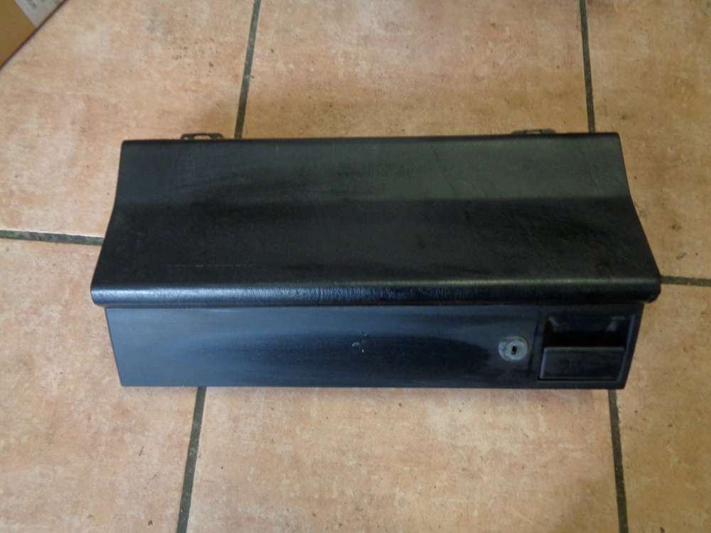 Mercedes W201 190E Handschuhfach Anschlag 2016890087