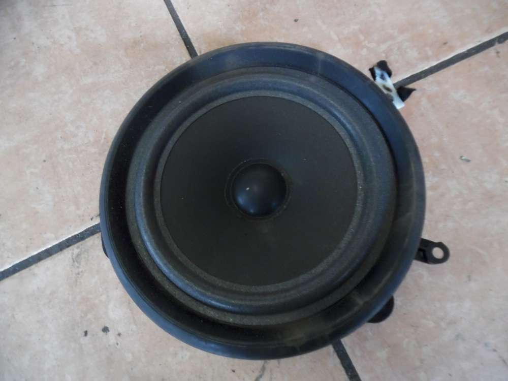 Audi A4 8E Lautsprecher Vorne Links 8E0035411A