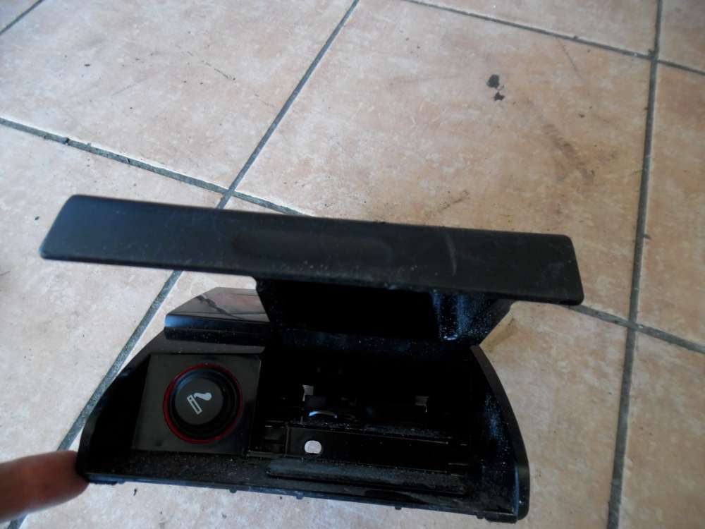 Audi A3 8L Aschenbecher Zigarettenanz?nder Vorne 8L0857951C
