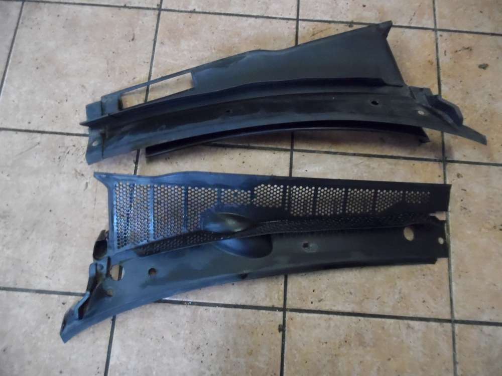 VW Golf III Abdeckung Wasserkasten Windlauf 1H1819416 1H1819415