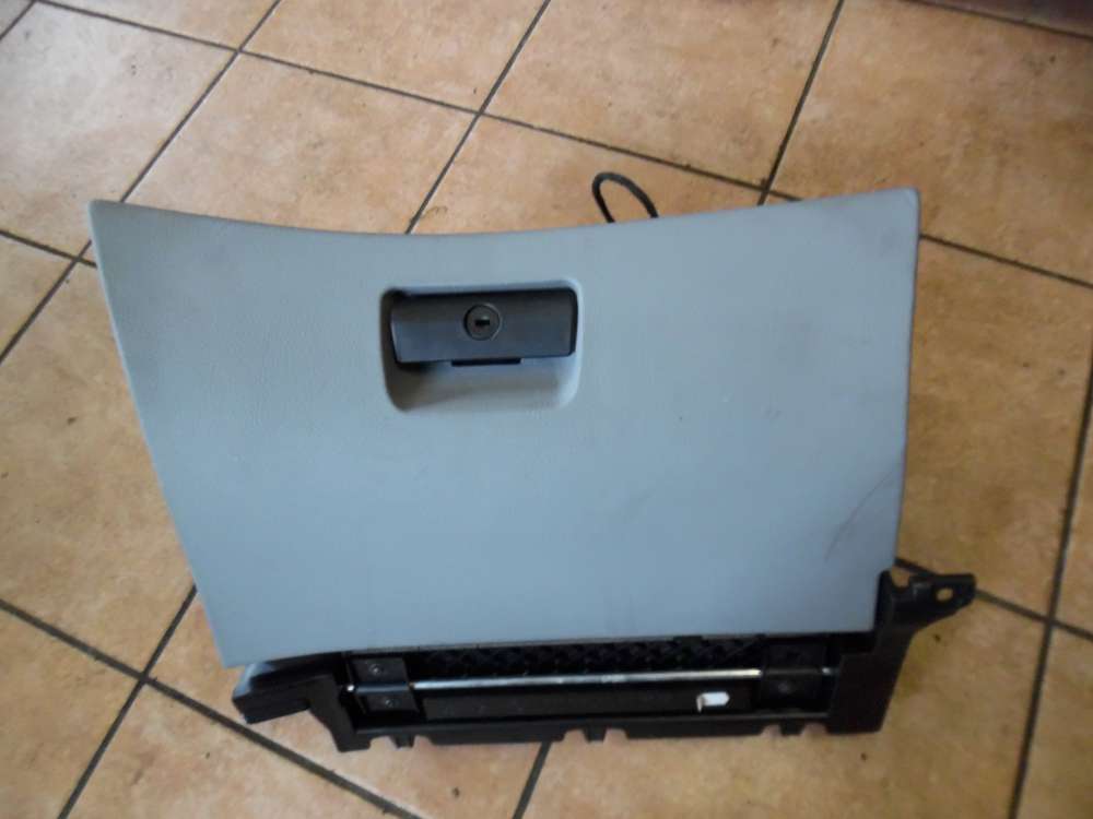 BMW E46 320d Handschuhfach Ablagefach 8203822