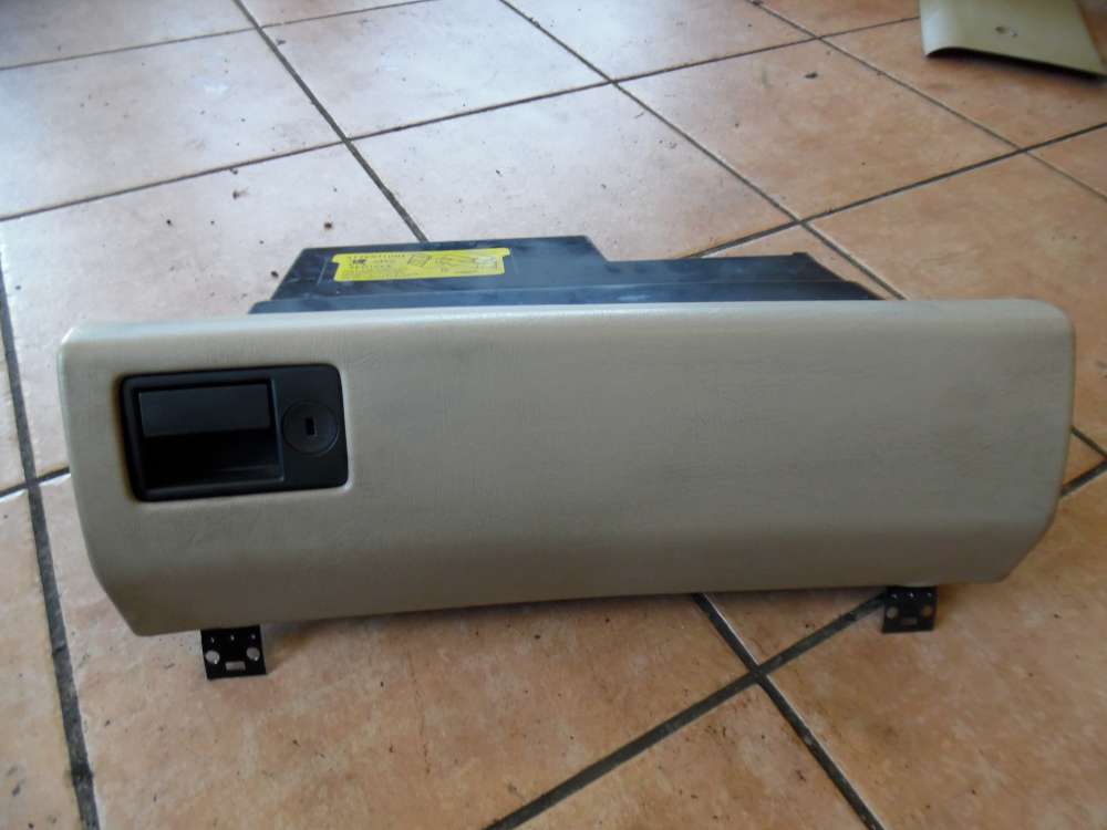 Volvo 850 Handschuhfach 9132993