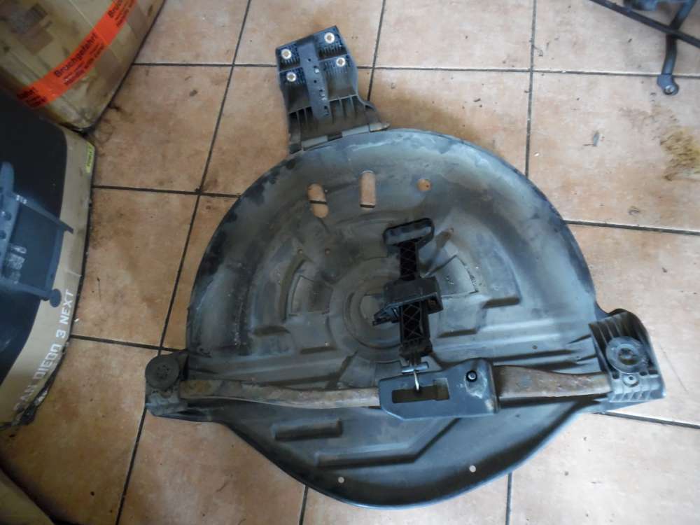 BMW E46 Compact Abdeckung Reserverad 8253590