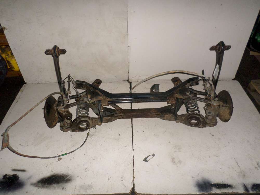 Ford Focus DNW 1,6L Hinterachse Achsträger