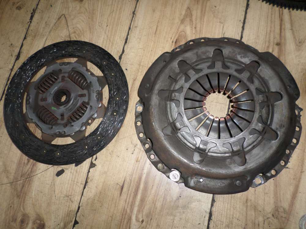 Ford Focus Bj:2000 Kupplungsscheibe mit Druckplatte XS41-7550-C1B