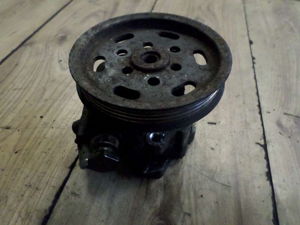 Audi A4 Servopumpe mit Riemenscheibe 028145255F