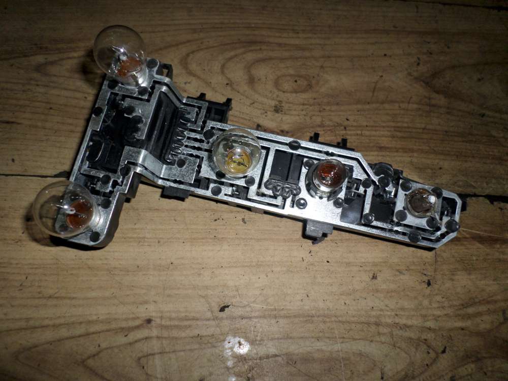 Original VW Golf 4 Lampenträger Rückleuchte Links Rechts Limousine 1J9945257A