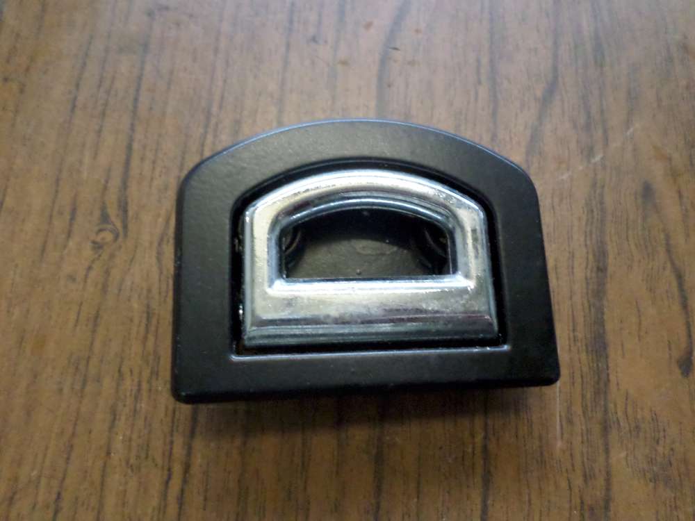 VW Golf IV 2x Kofferraum Verzurr?se Halte?se 1J0864203B
