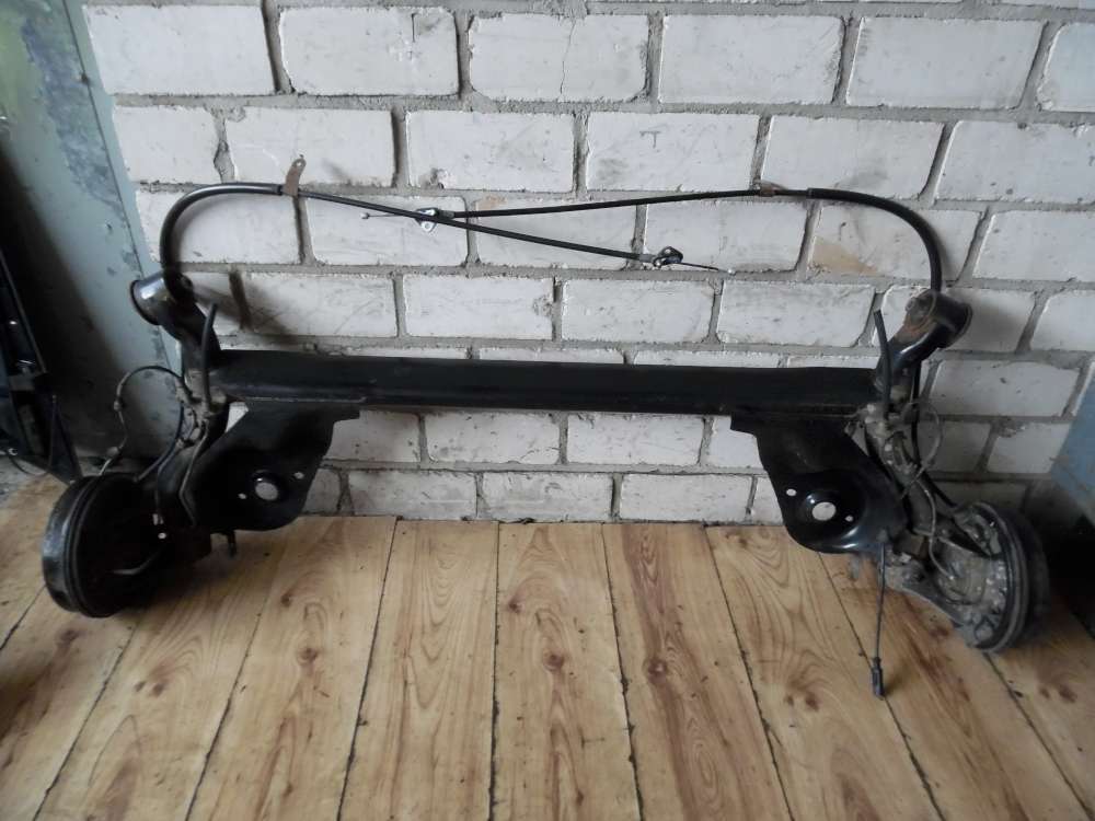 Peugeot 107 Bj 2010 Original Hinterachse Achsträger Achse hinten