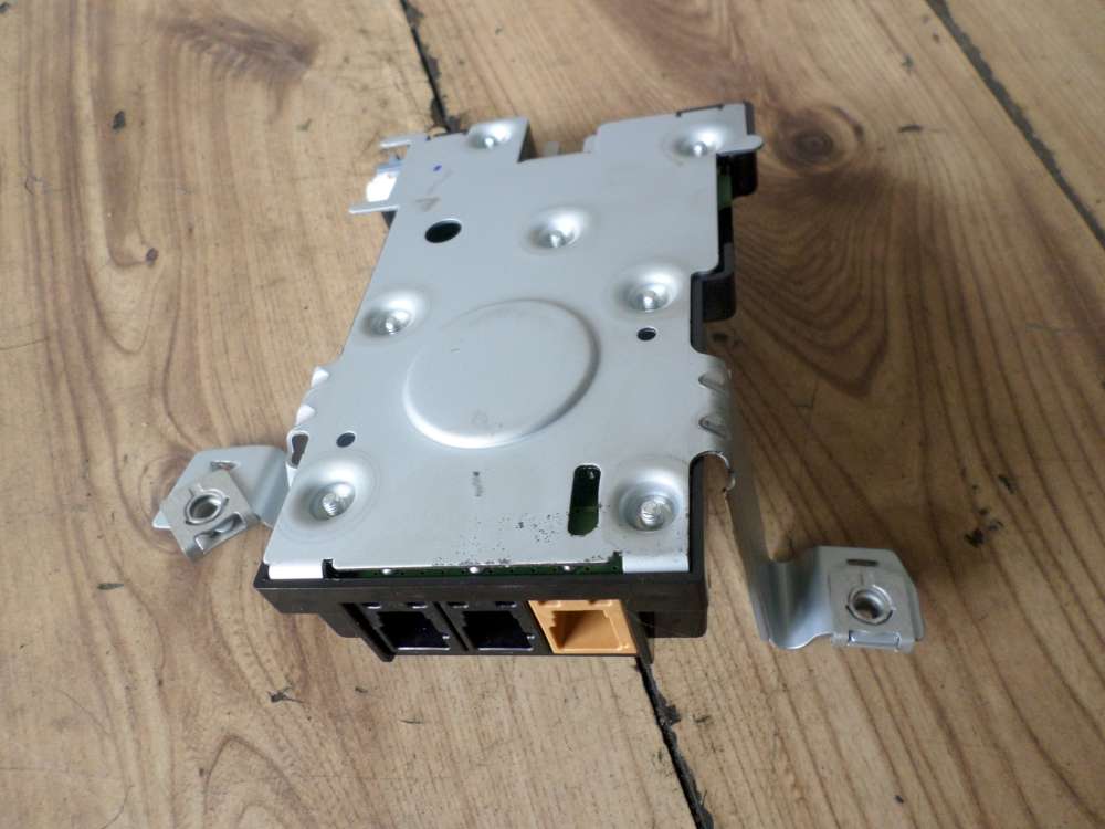 Audi A3 8P Antennenverstärker 8P4035225D