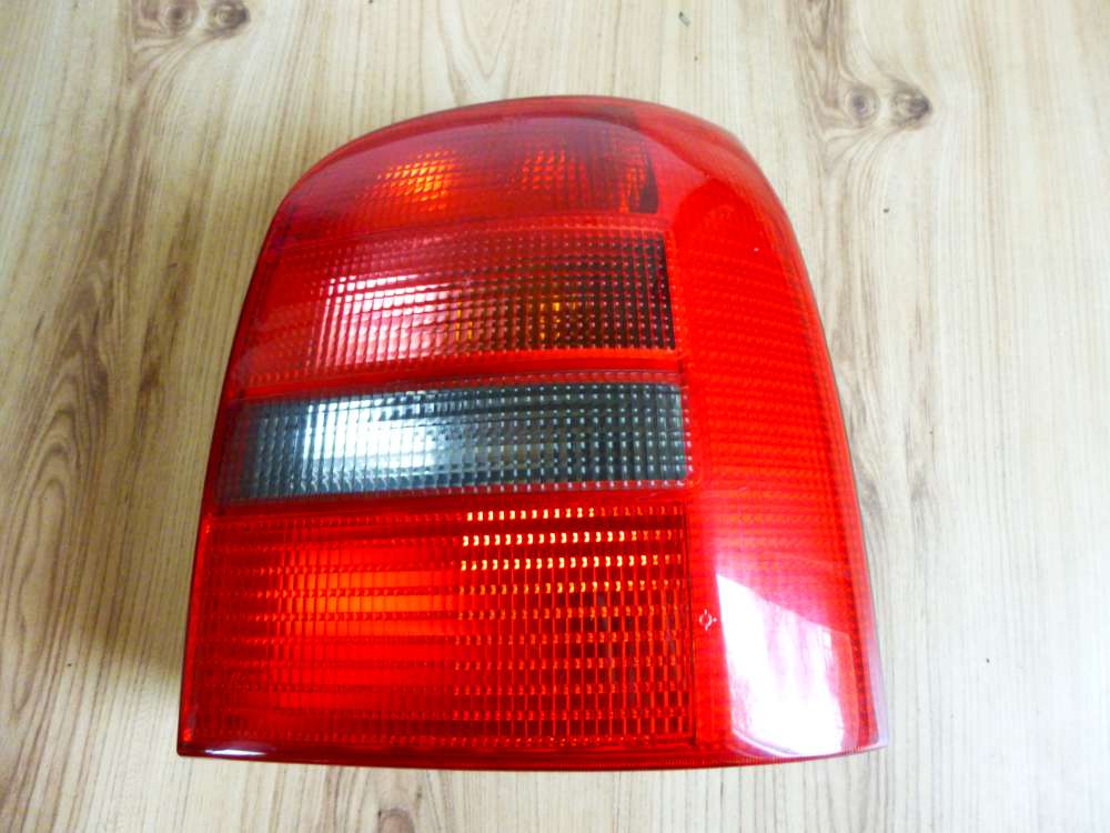 Audi A4 Bj:1998 Rückleuchte Rechts 8D9945096