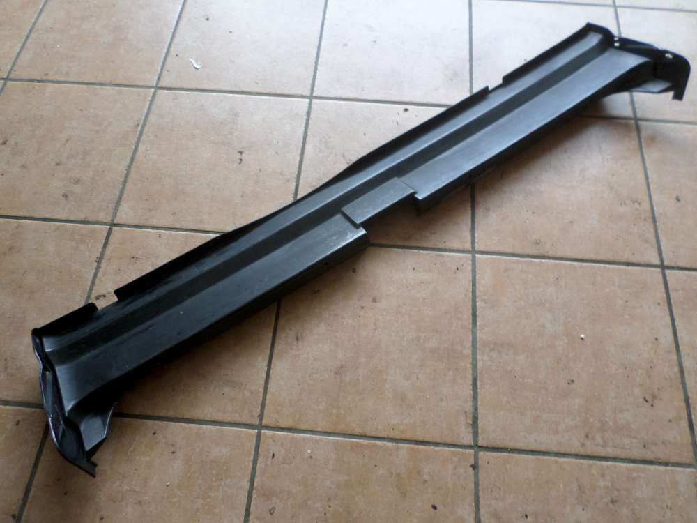 BMW E34 525TDS Original Verkleidung Ladekantenschutz 8126559