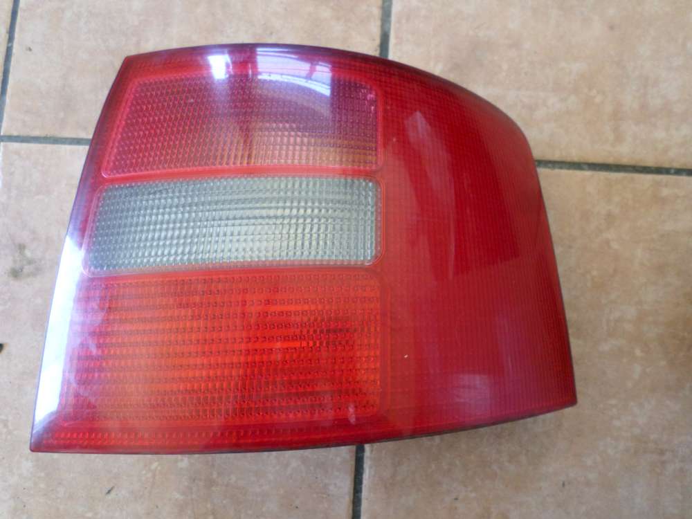Audi A6 Rückleuchte Heckleuchte Rechts 4B9945096