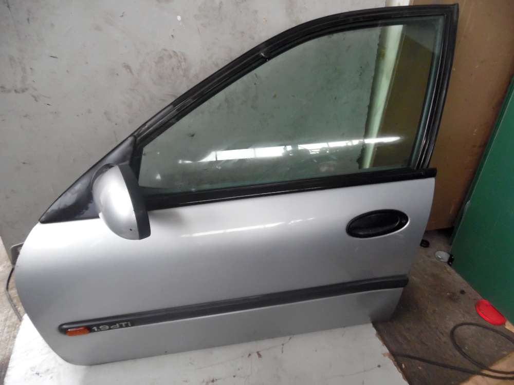 Renault Laguna K56 5 Türen Tür Vorne Links Silber metallic Farbcode:MV 640