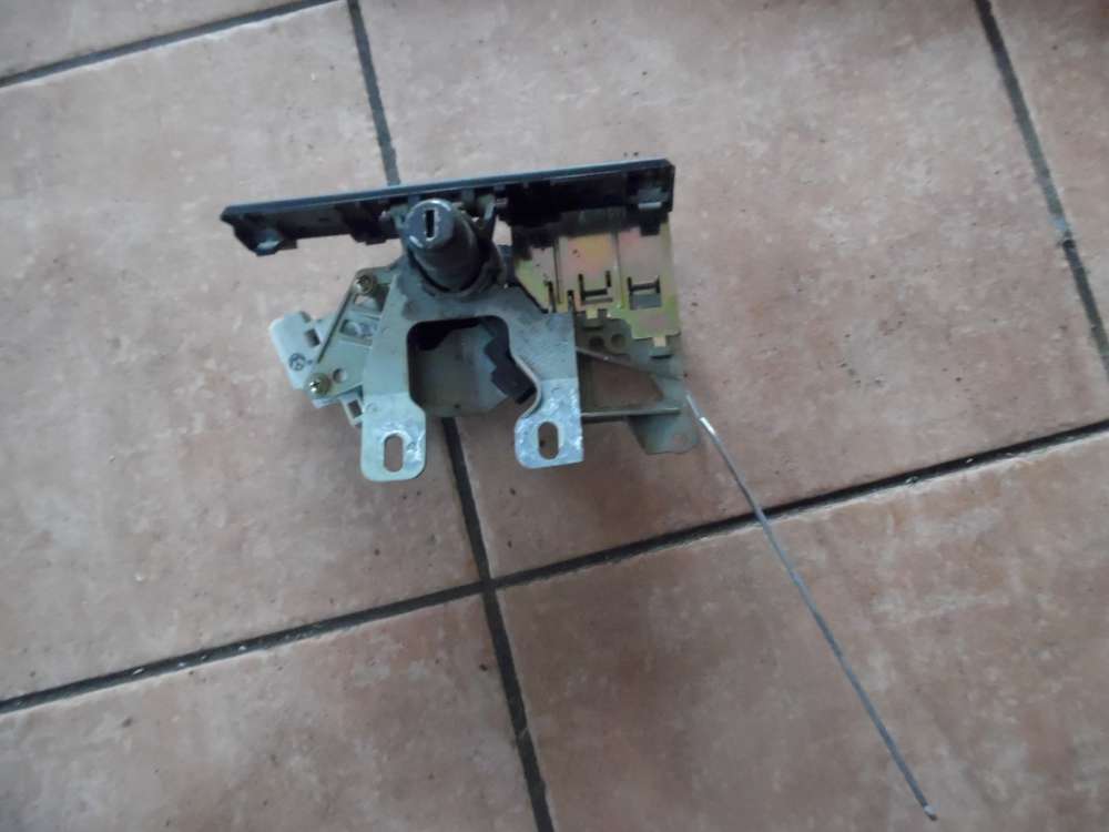 VW Passat 35i Bj 1999 Kombi Heckklappenöffner Öffner Griff 3B0827297T