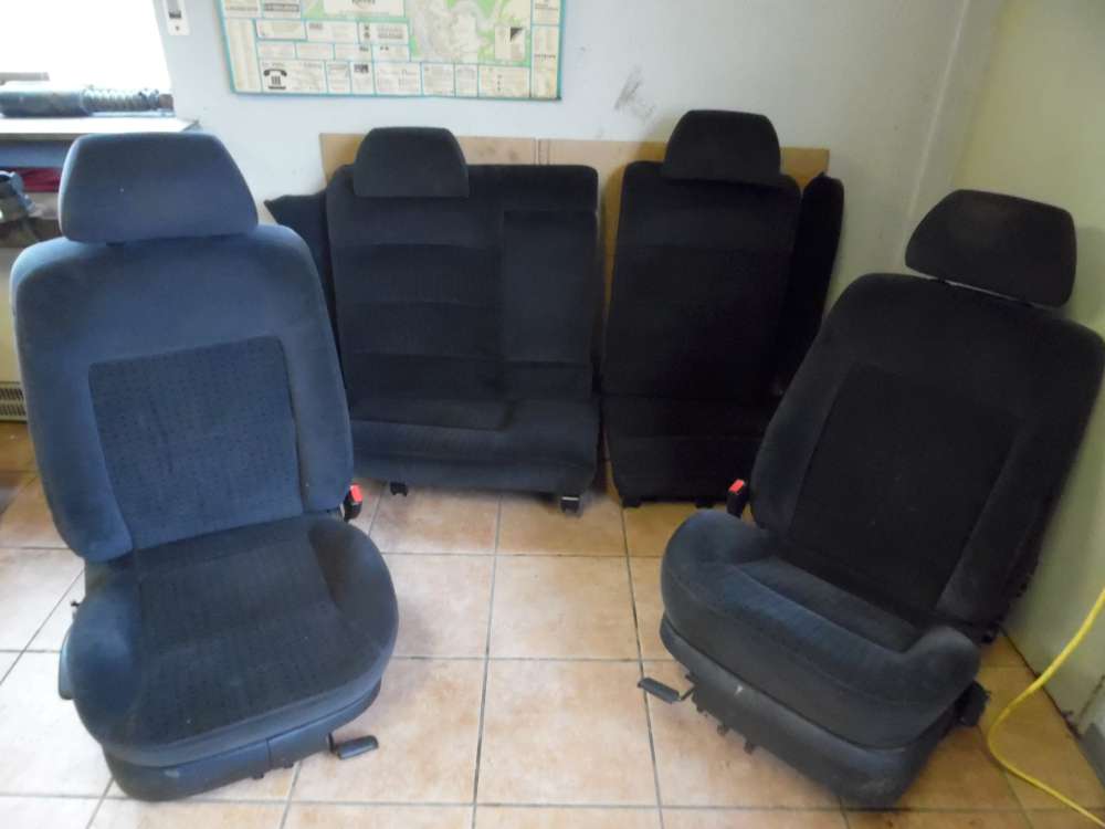 VW Passat Kombi Bj:1998 Komplett Sitze Stoff schwarz