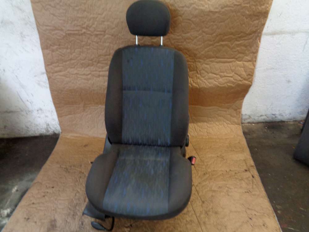 Ford Focus limousine 3 Türer Bj:02 Sitz Beifahrersitz wie abgebildet Vorne Rechts Stoff Grau und dunkel Blau