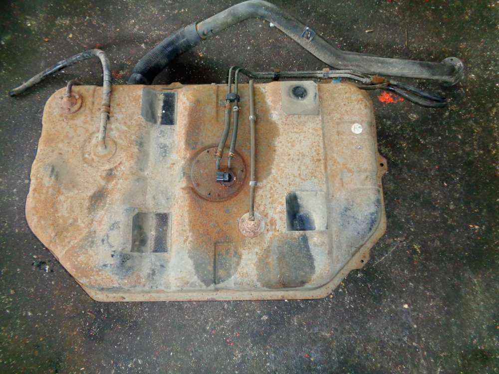 KIA Carnival 2.9CRDi Kraftstofftank Dieselpumpe und Einf?llschlauch