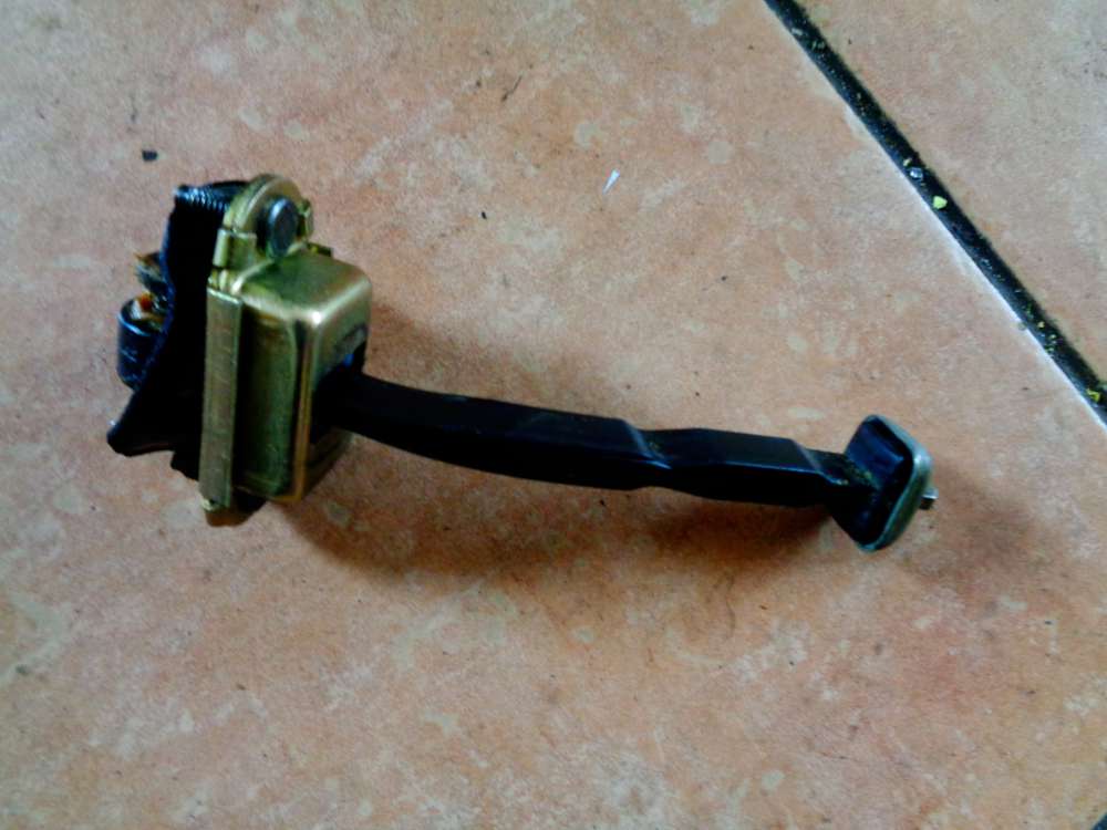 Ford Focus DBW Bj:02 Türfangband Türbremse Türstopper Vorne Rechts