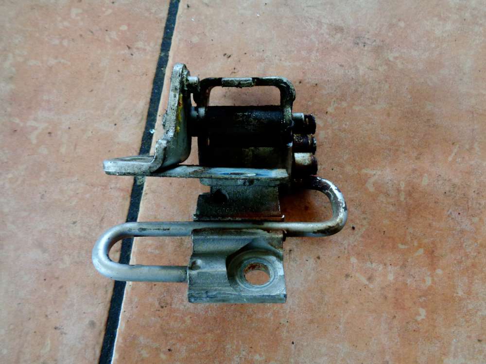 VW Golf 4 Türscharnier Vorne Links 4B0831411A