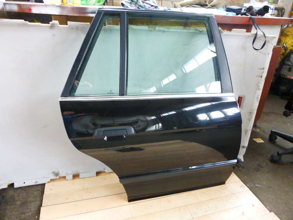 BMW 5er E39 Kombi Tür Hinten Rechts Farbe: Schwarz