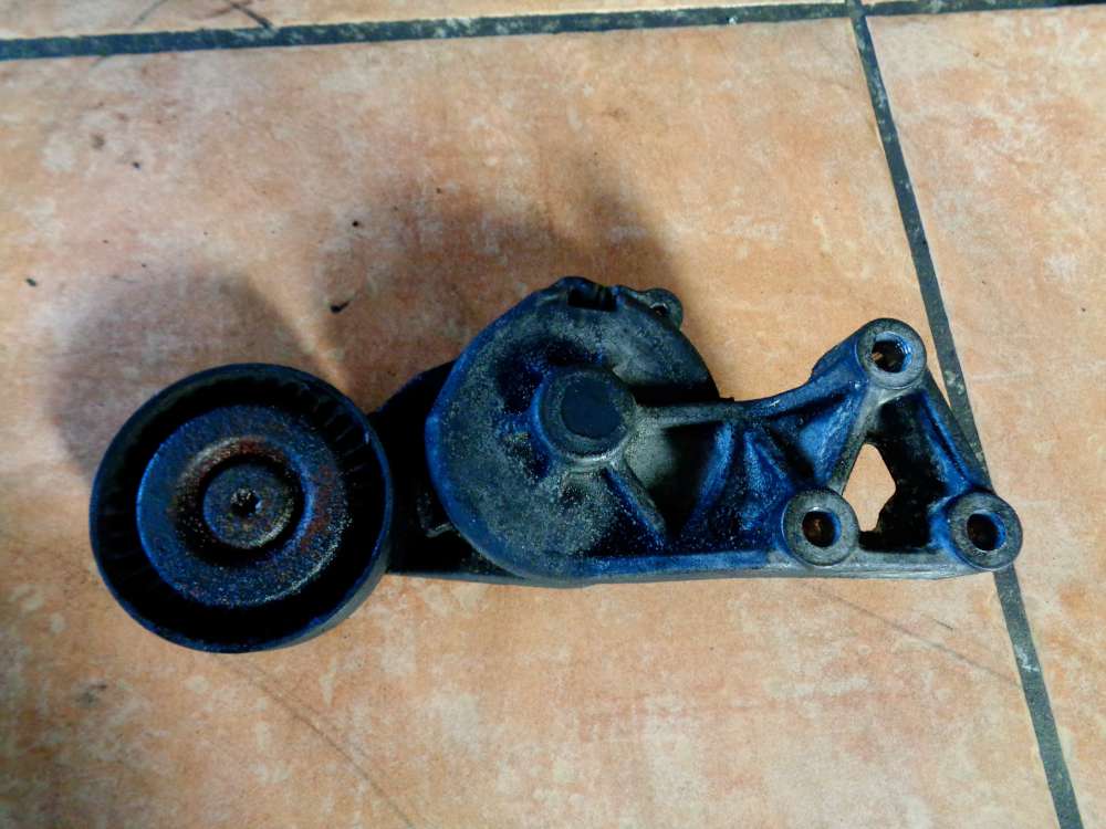 VW Golf IV Spannrolle Riemenscheibe 03722010