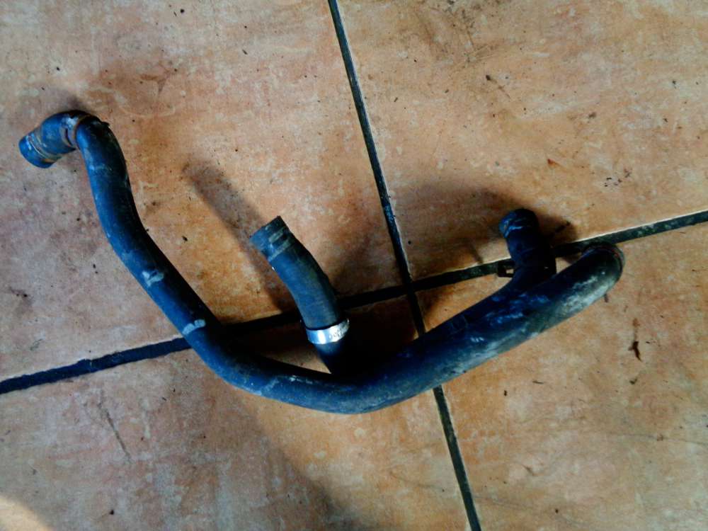 VW Golf 4 Kombi 1,9 TDi Bj:2002 Kühlerschlauch Schlauch Kühlwasser