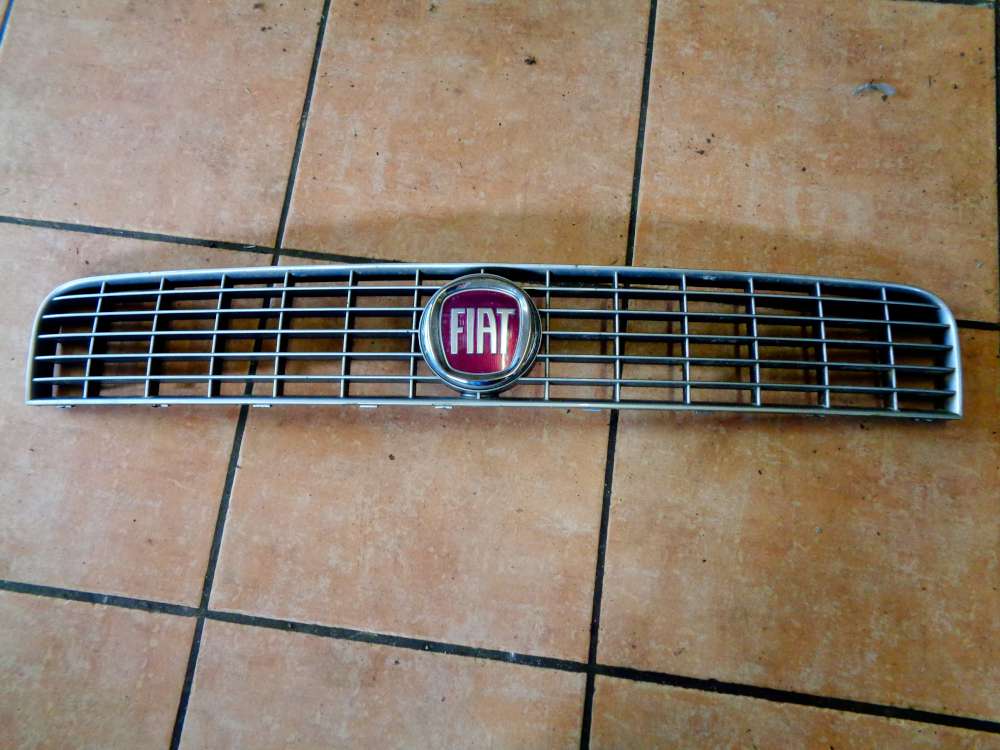 Fiat Punto 199 Bj:2008 Kühlergrill Frontgrill 735335775