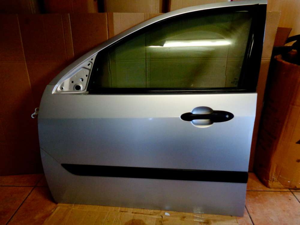 Ford Focus 5 Türer Bj 2002 Fahrertür Tür Vorne Links Farbe: Grau