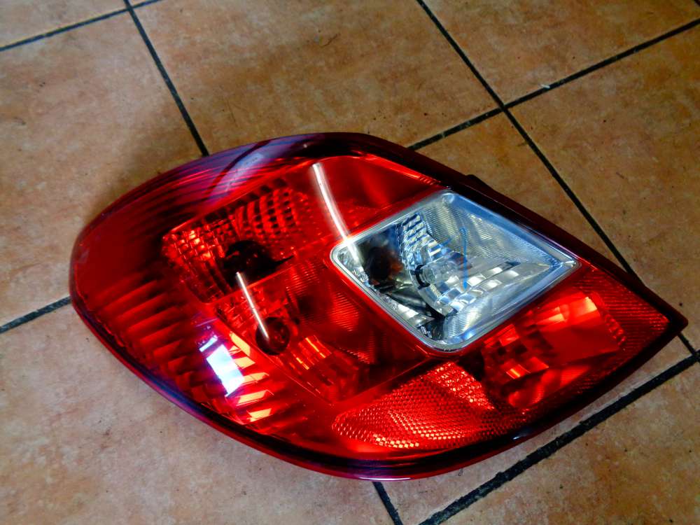 Opel Corsa D 4 Türer Bj:2008 Rücklicht Rückleuchte Heckleuchte Links 13269050