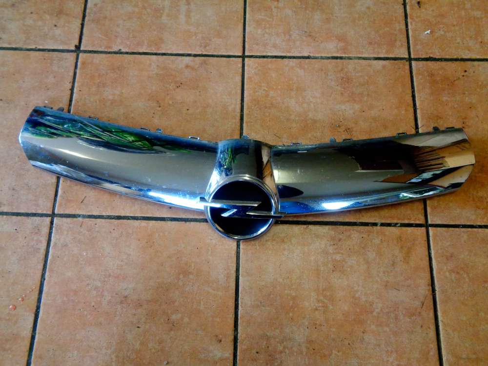 Opel Corsa D 5 Türer Bj:2008 Kühlergrill Chrom mit Emblem 13223226 475498858