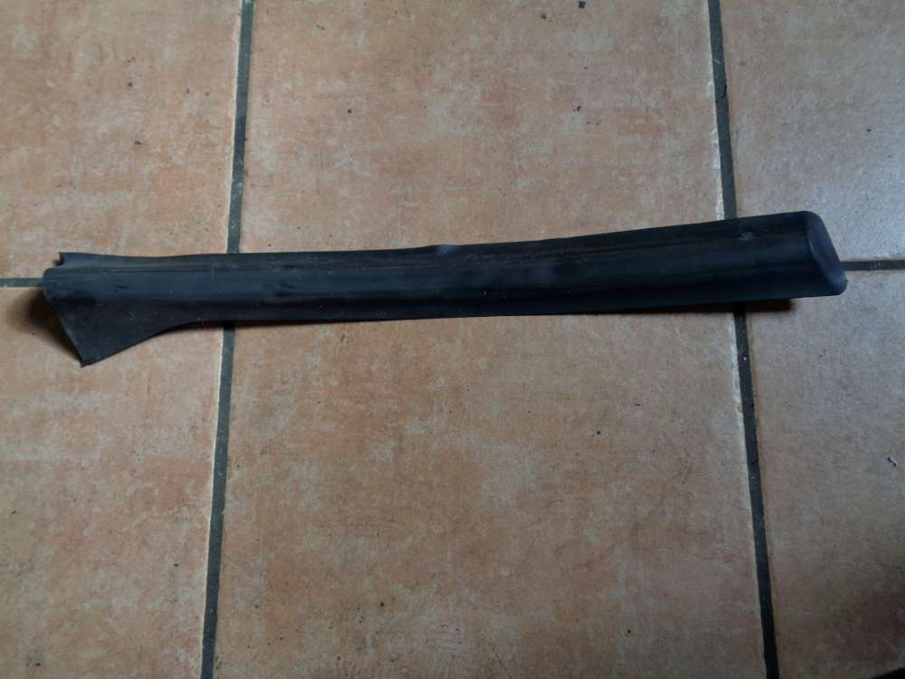 Opel Astra H Bj:2008 Blende Leiste Zierleiste Verkleidung Dichtung Links 013123710
