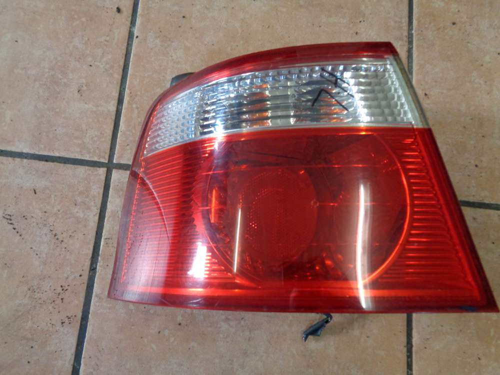 KIA Carens II 2,0 CRDi Bj:2003 Rückleuchte Hinten Links