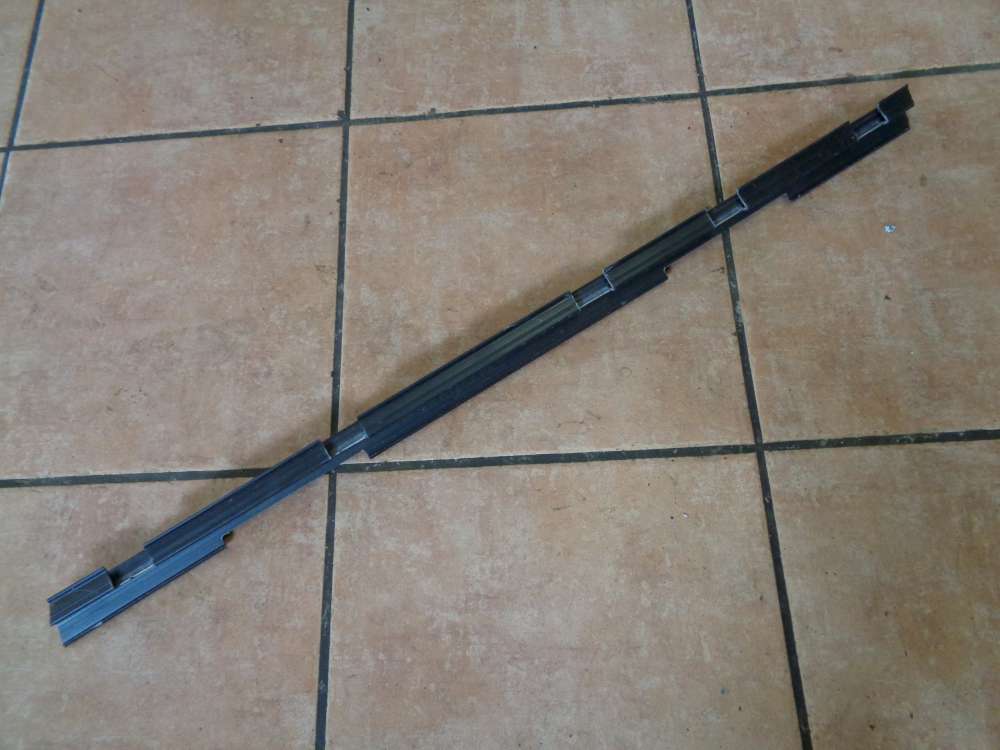 VW Golf IV Fensterleiste Schachtleiste Leiste INNEN VR 1J4837472