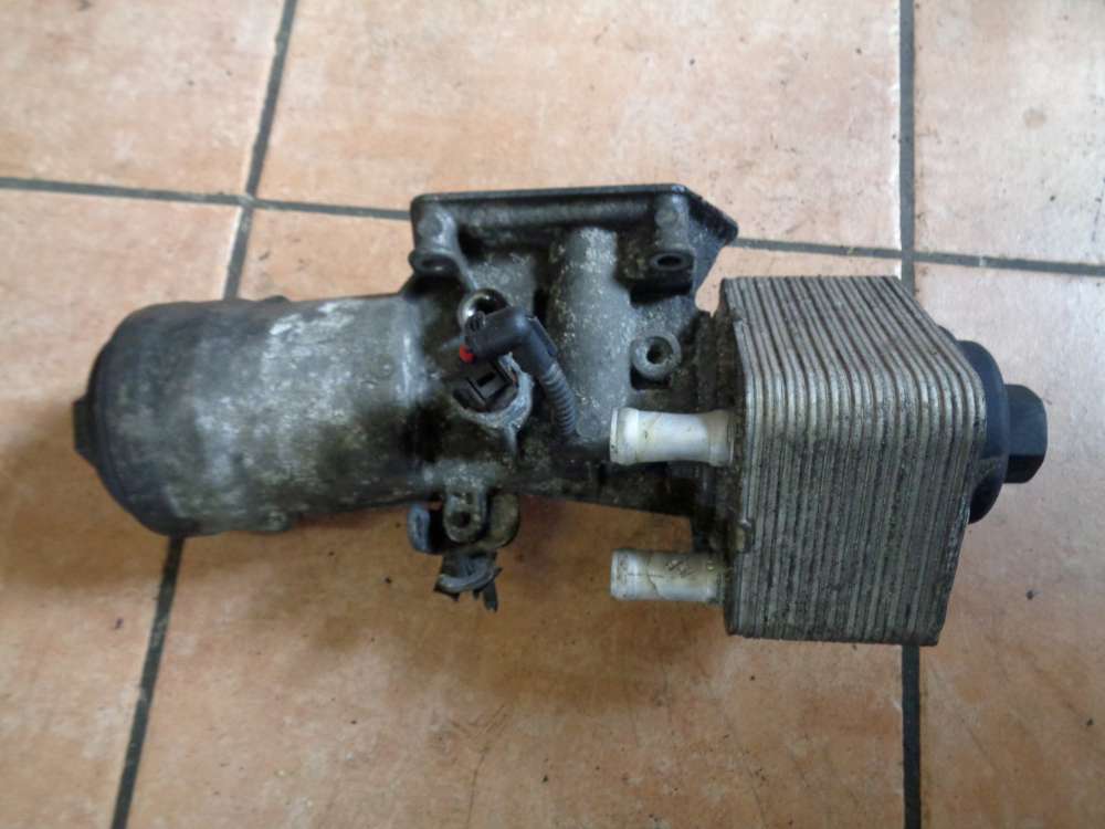 Seat Altea XL Ölfiltergehäuse Filtergehäuse 045115389K