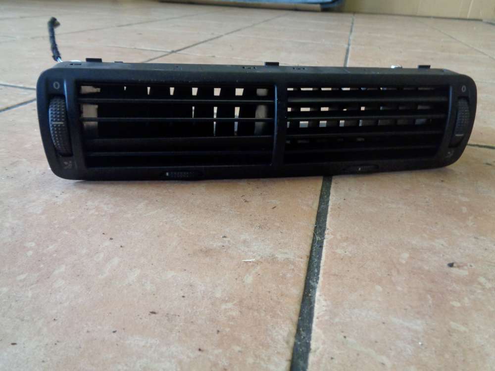 VW Passat 3B Lüftungsdüse Düse Lüftung Mitte 3B0819728D