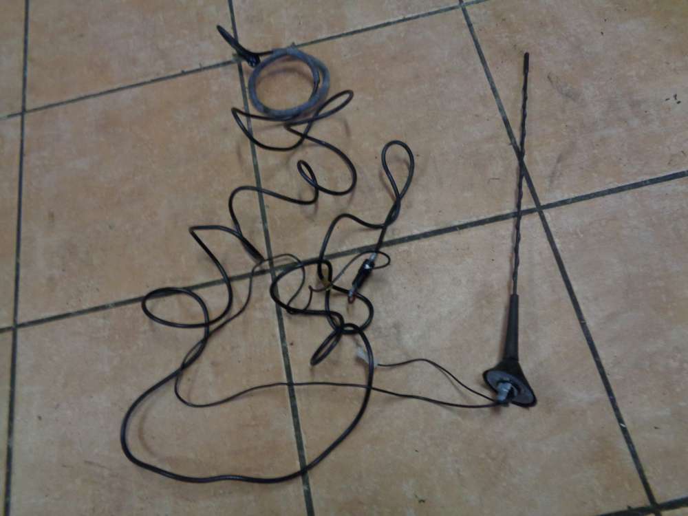 Renault Clio III Antennenfuß Dachantenne mit Kabel 8200282249