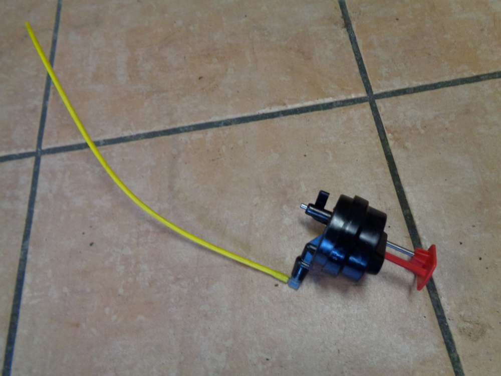 Mercedes W202 ZV Stellmotor Tankklappe Tankdeckel 400181 a/b/c